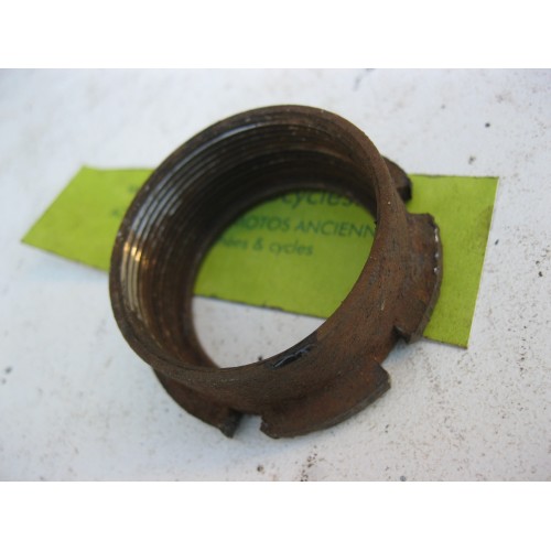 Ecrou d'&eacute;chappement 125 VILLIERS