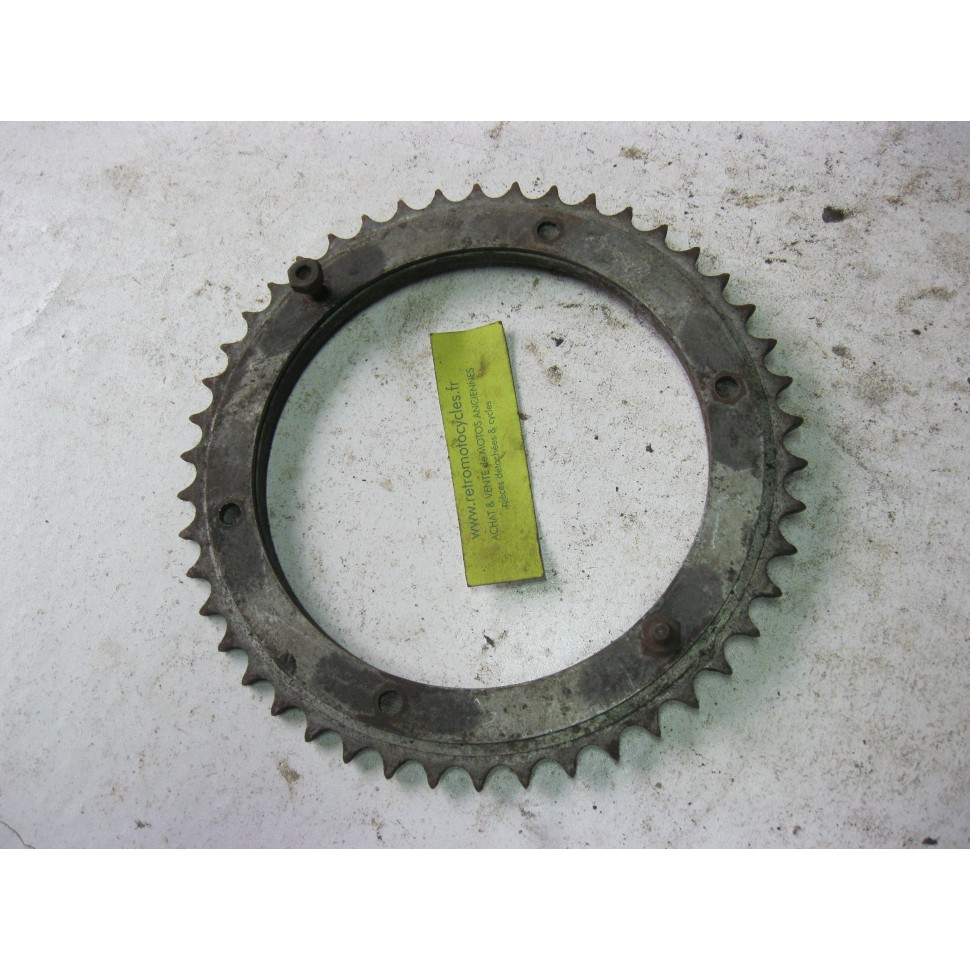 couronne 46 dents.