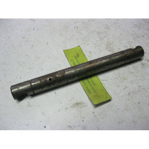 axe de pédalier MOTOBECANE. N.O.S.