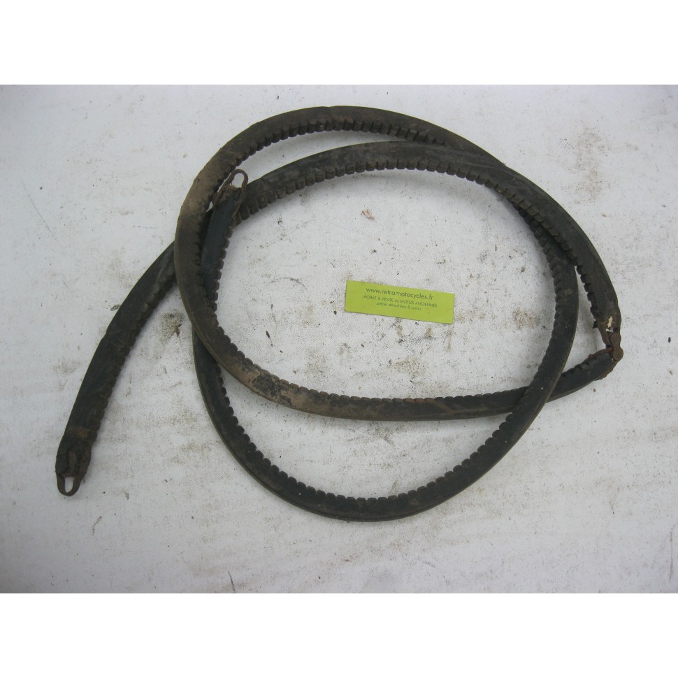 attache rapide et courroie, ancêtre