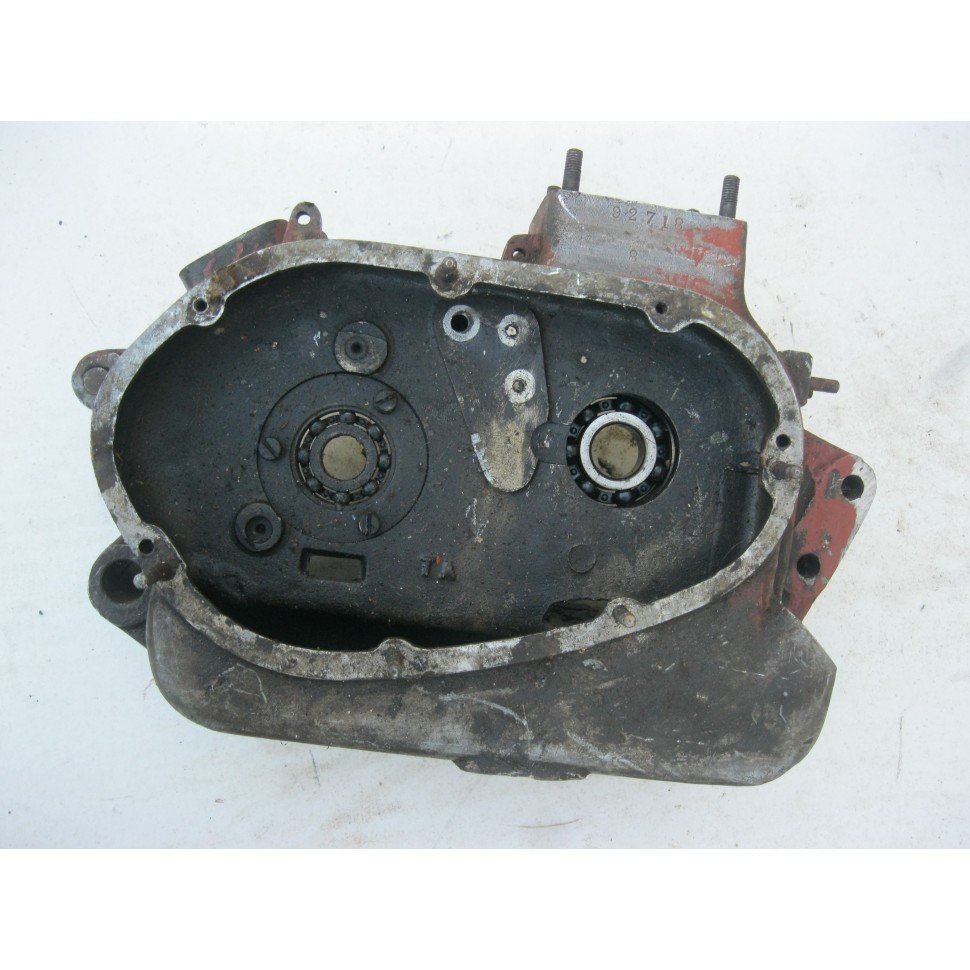 carter de bas moteur PEUGEOT 250 P108