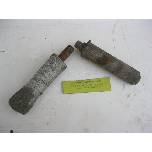 Repose pied (passager) PEUGEOT 125