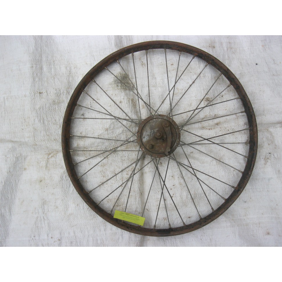roue avant chapeau de gendarme 600 x 55 C