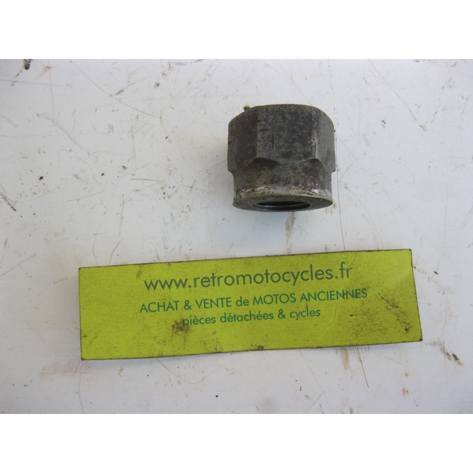 ecrou 14 x 1.25 à gauche