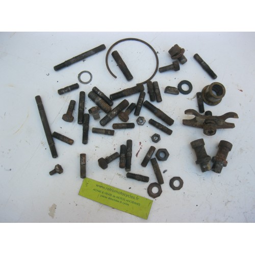 visserie bas moteur MOTOBECANE 250 bloc B