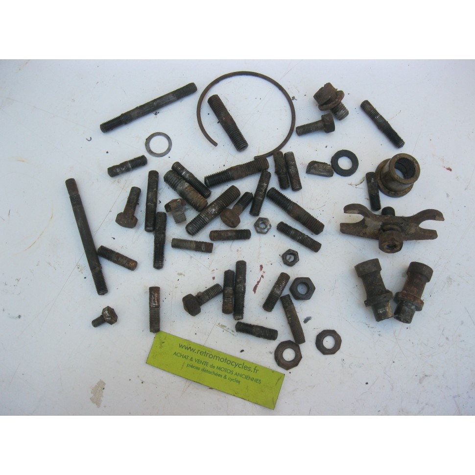 visserie bas moteur MOTOBECANE 250 bloc B