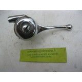 Manette BOWDEN, gauche