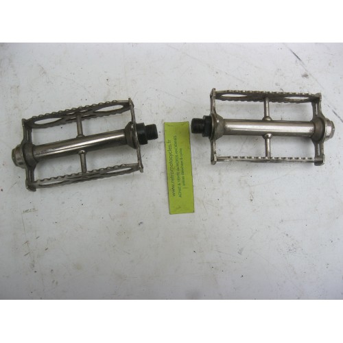 pédales de vélo. N.O.S.