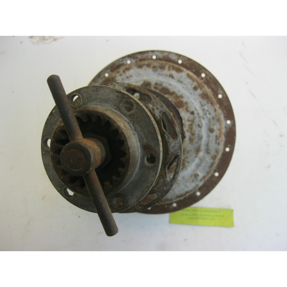 moyeu arrière PEUGEOT 125 / 175