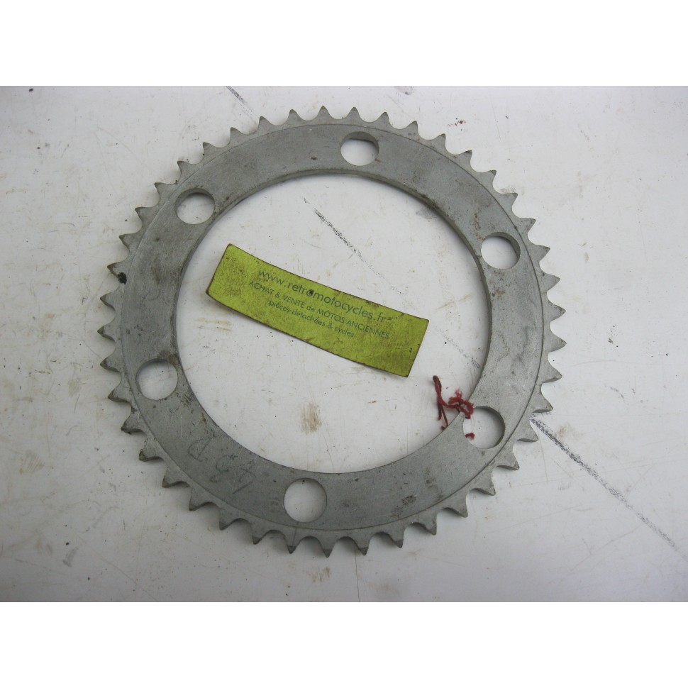 couronne 43 dents. N.O.S.