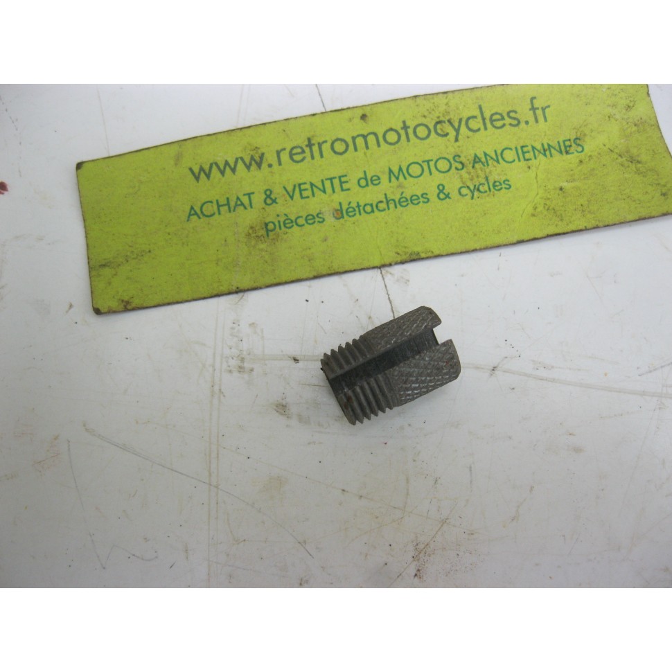 tendeur de gaine MOTOBECANE 125 D45. N.O.S.