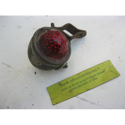 feu rouge, feu arrière