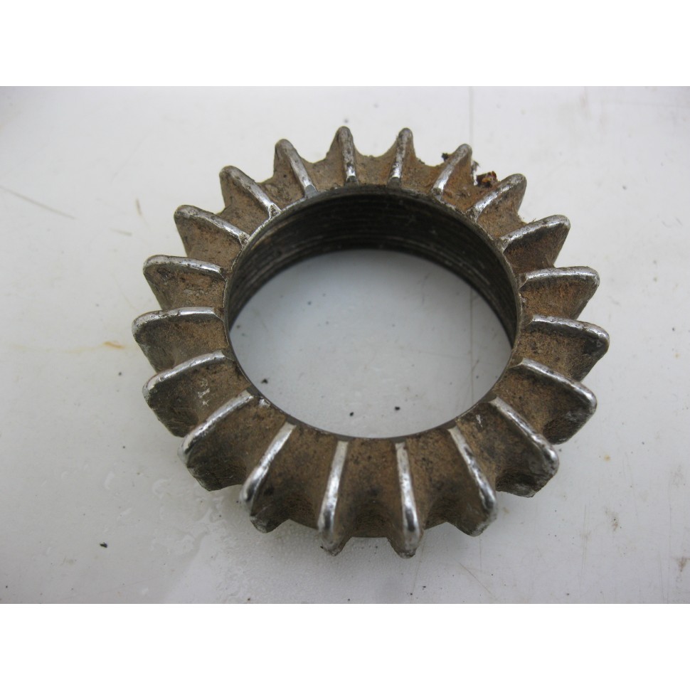 Ecrou d'échappement PEUGEOT 125 / 175