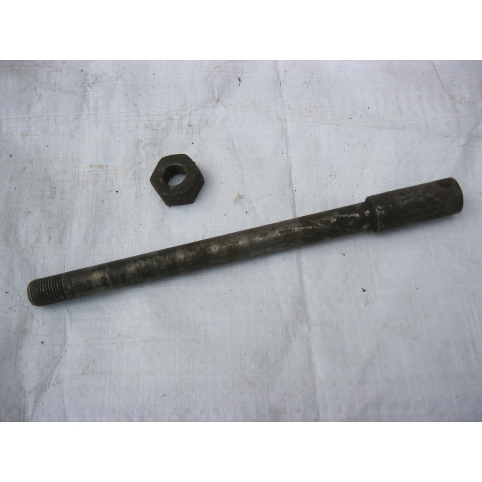 axe de roue avant YAMAHA 125 YAS3