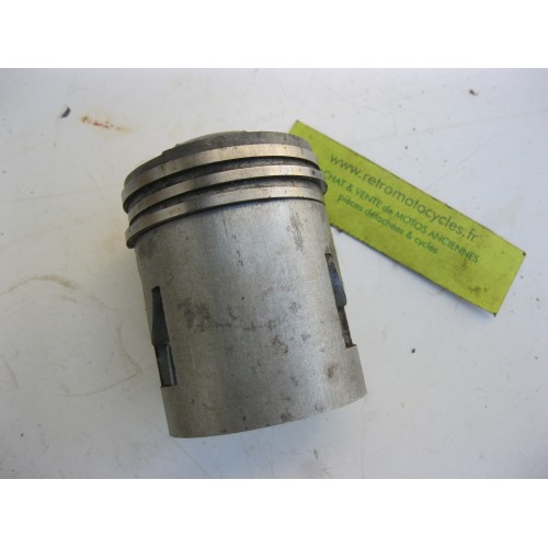 carter moteur PEUGEOT 125( 4 V )