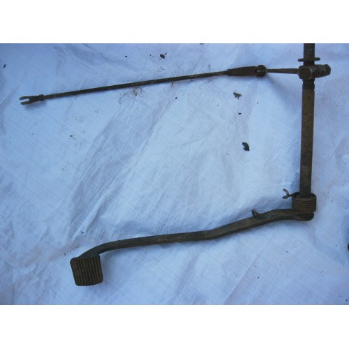 p&eacute;dale de frein MONET GOYON 232