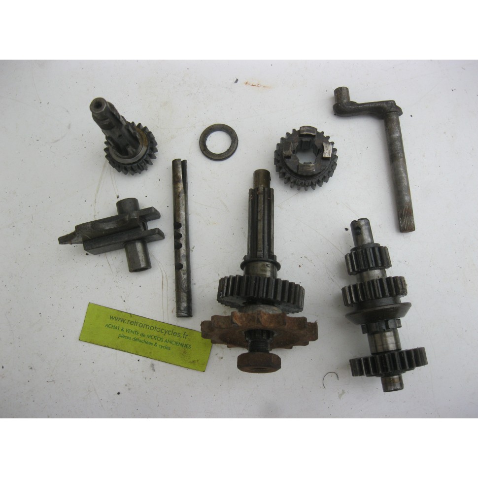 Ecrou d'échappement PEUGEOT 125 / 175