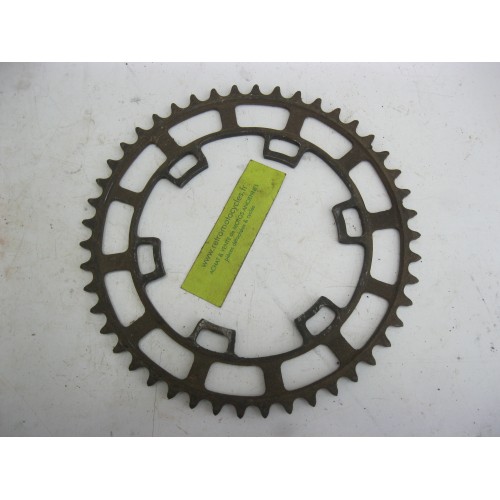couronne 46 dents. N.O.S.