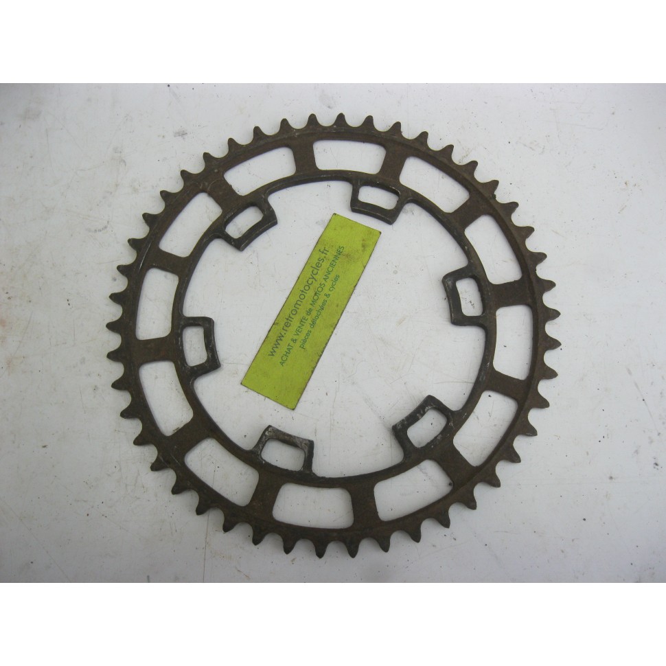 couronne 46 dents. N.O.S.