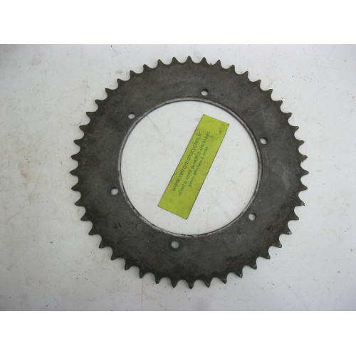 couronne 46 dents. N.O.S.