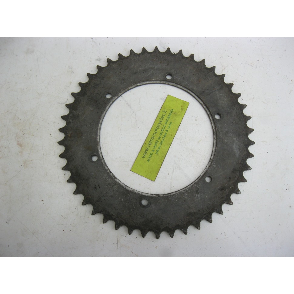 couronne 46 dents. N.O.S.