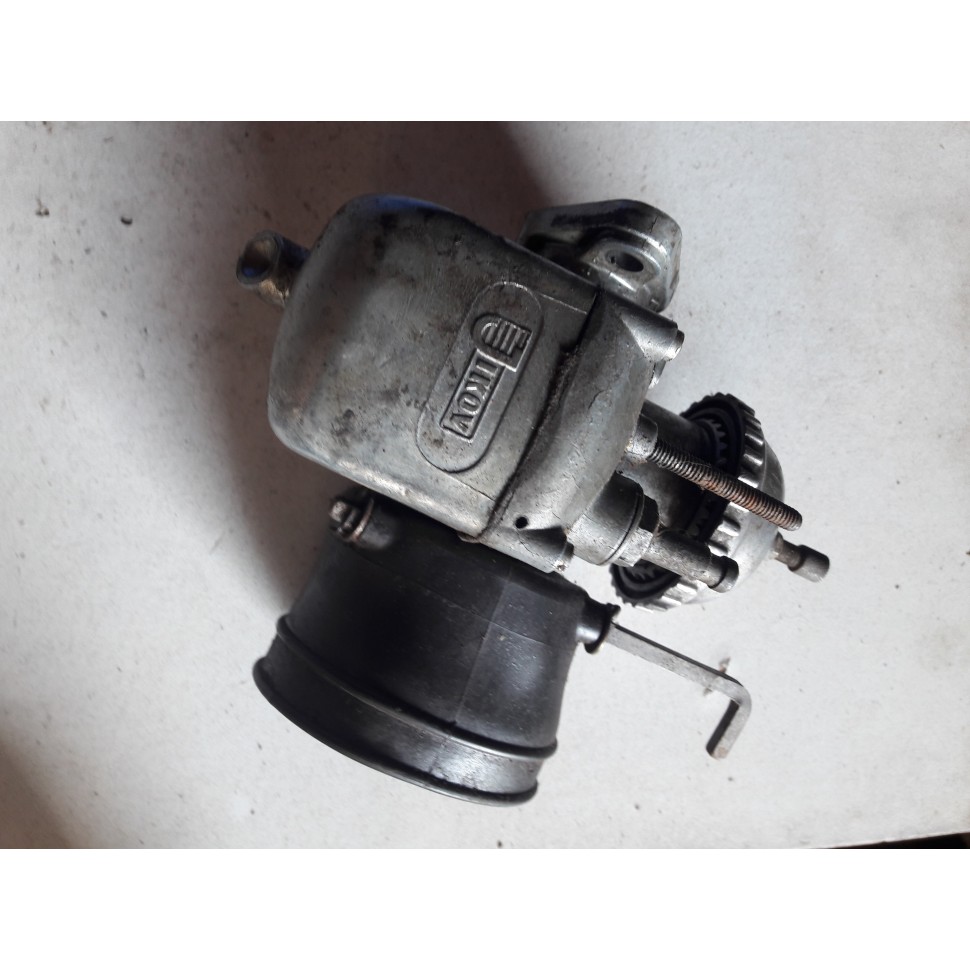 Carburateur de JAWA 250